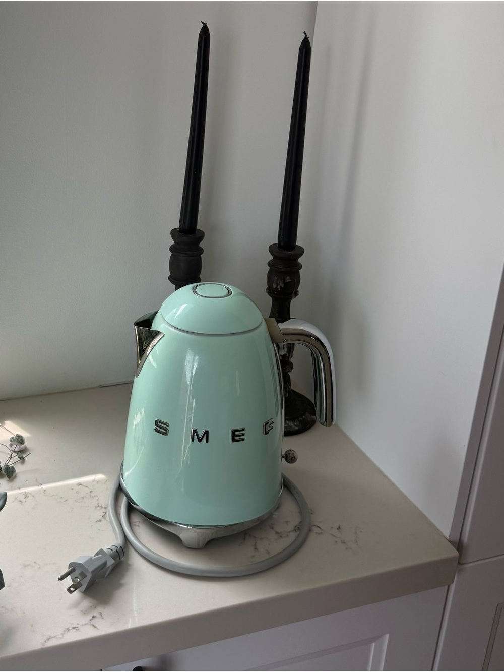 SMEG Retro Electric Kettle in Mint Green